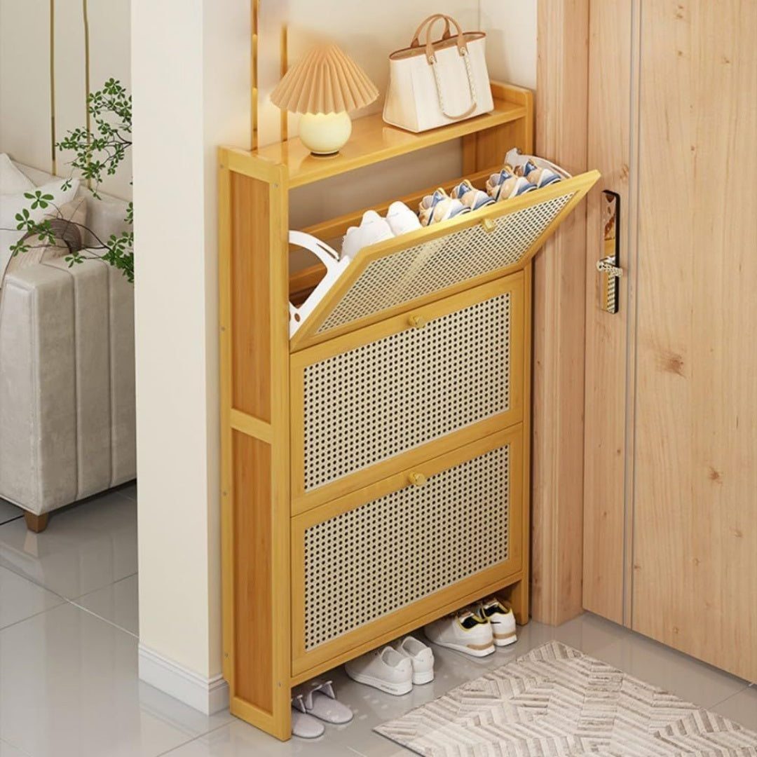 Pour un interieur harmonieux, buffet avec tiroirs, avec portes en finition noir et vert