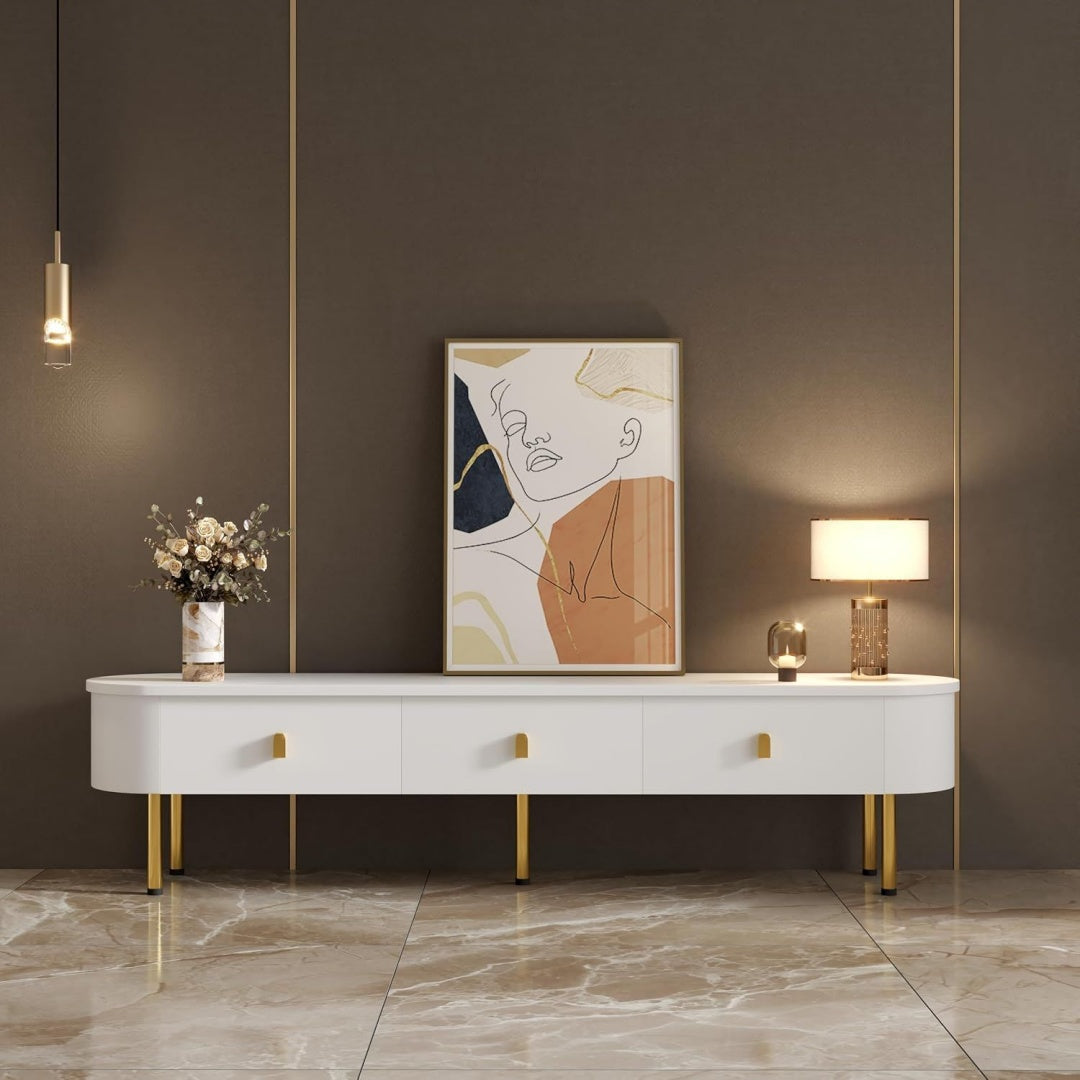 Le charme du rangement avec ce commode avec tiroirs, aux accents metalliques, coloris blanc et chene
