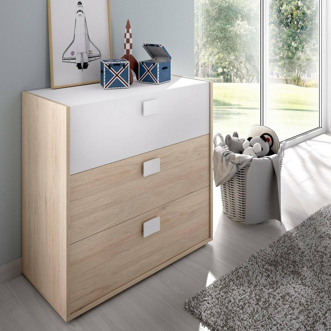 Une touche de caractere, commode avec tiroirs, avec portes dans un ton noir et bois naturel