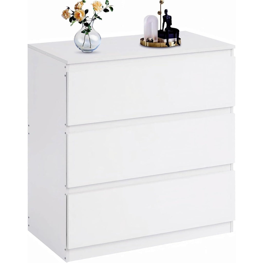 Un espace mieux organise grace a ce buffet avec tiroirs, aux accents metalliques, finition blanc